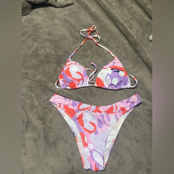 Bikini Set - Picture 1 of 1